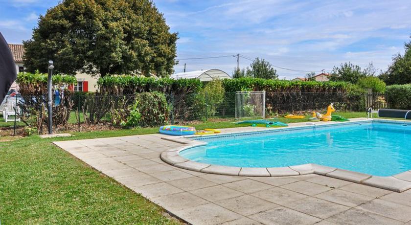 Апартаменты HomeRez - Holiday Home Chez Coudret