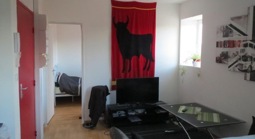 Апартаменты Anatole France Apartment