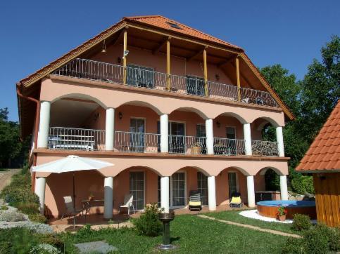 Апартаменты Gästehaus Mediterran