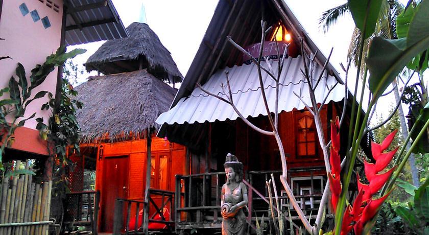 Hut Hug Pai Home Stay