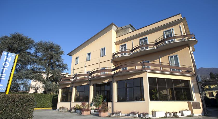 Отель Hotel Capri