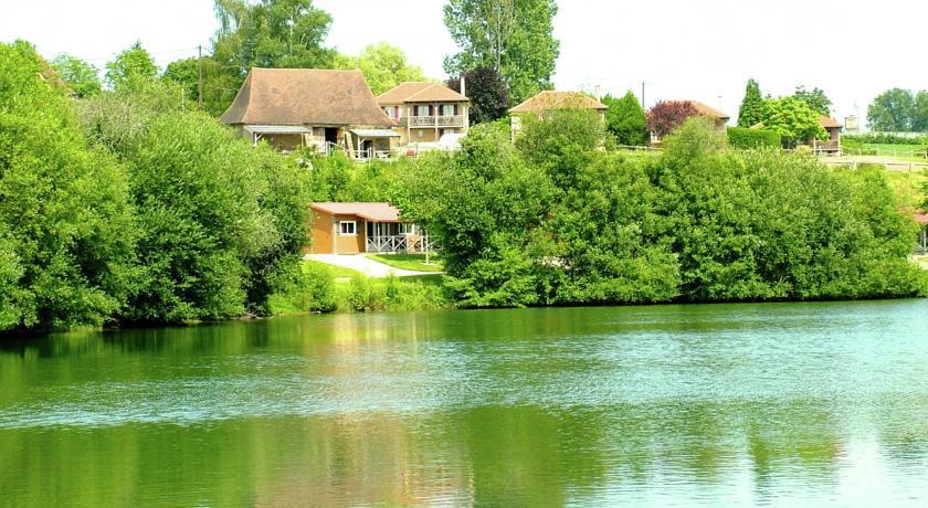 Отель Le Chalet 2
