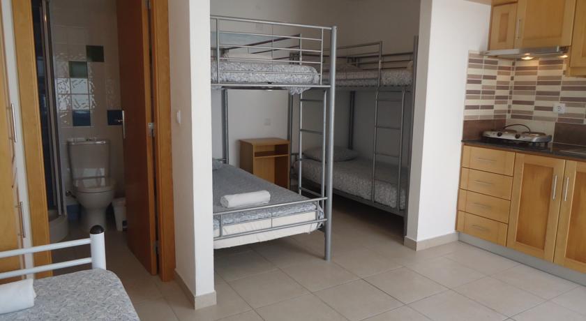 Хостел Lagide Beachside Hostel and Studios