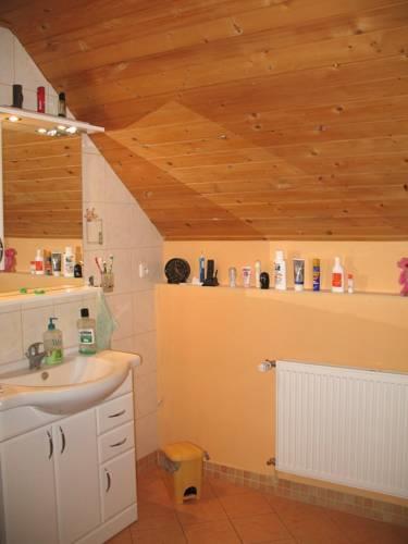 Апартаменты Uhrinovice Holiday Home 1