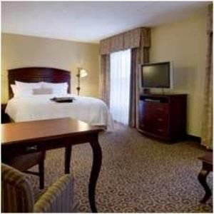 Отель Hampton Inn and Suites Fredericksburg