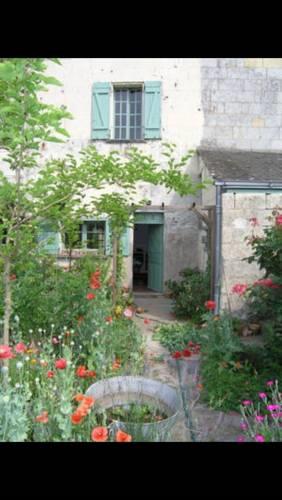 Апартаменты Riverside Cottage