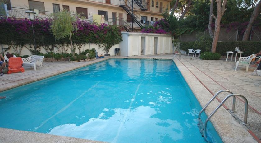 Апартаменты Lets Holidays Beach Apartment