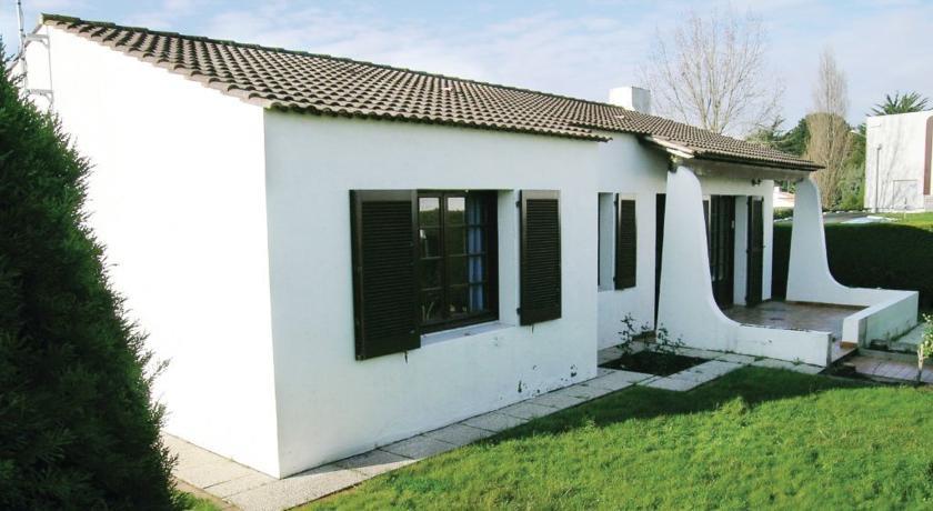 Апартаменты Three-Bedroom Holiday home Montcalm 06