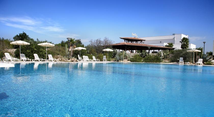 Отель Masseria Li Sauli