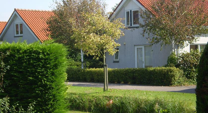 Holiday home Villapark De Witte Raaf 1