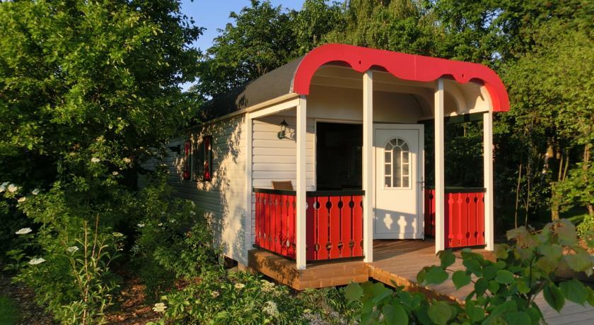 Мини-отель Pipowagen Camping Puur Genieten