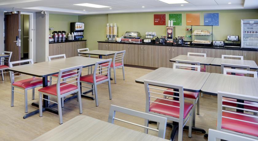 Отель Comfort Inn Pickering