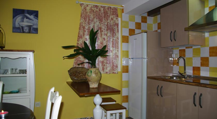 Отель Vivienda Rural Rio Cerezuelo