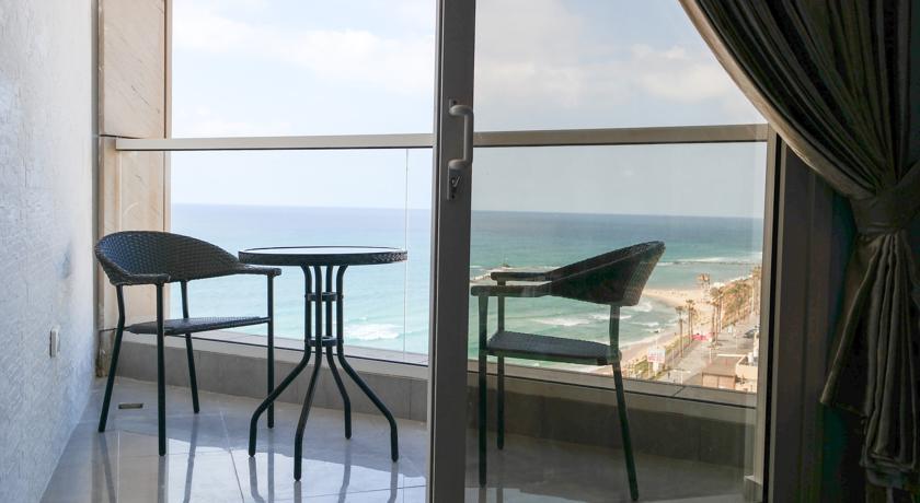 Апартаменты Amazing Sea Front Apartment