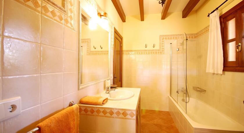 Вилла Finca Can Rossinyol