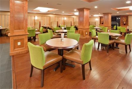 Отель Holiday Inn Express Hotel & Suites Fredericksburg