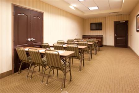 Отель Holiday Inn Express Fresno South