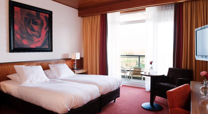 Отель Van der Valk Hotel A4 Schiphol