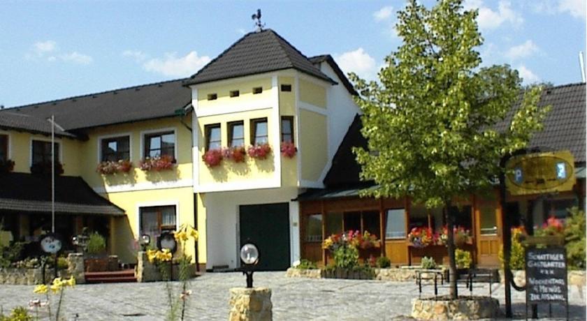 Отель Zum Dorfmeister Wirt
