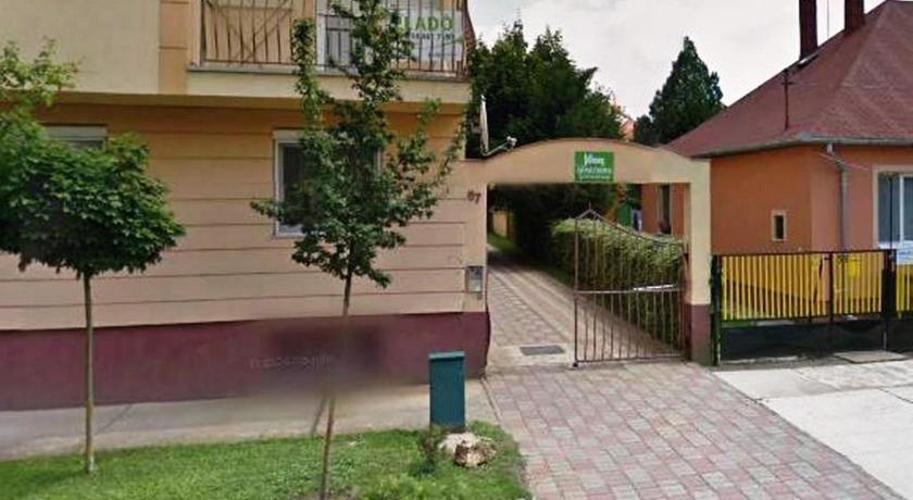 Apartment Gabi Ház