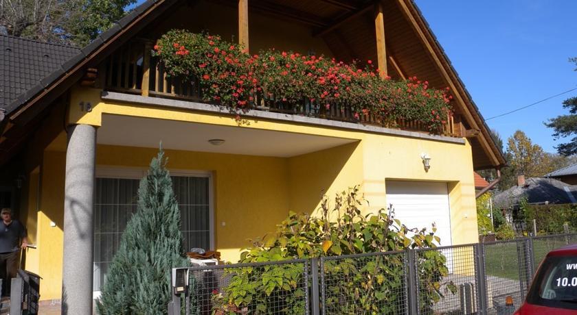 Апартаменты Apartment Balatonfenyves 4