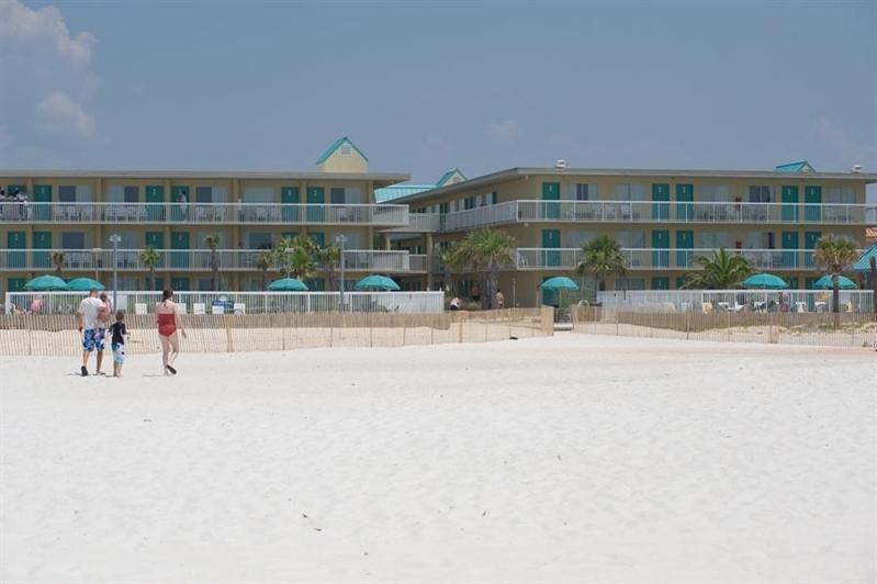 Отель Days Inn Pensacola Beachfront