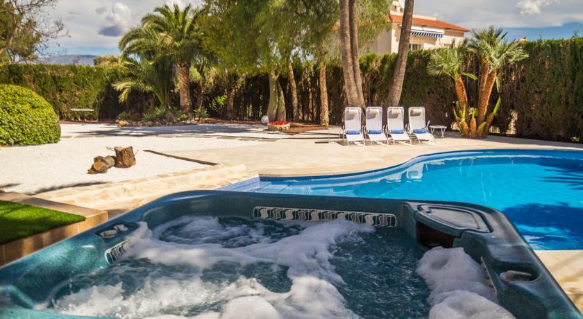 Вилла Palm Luxury Retreat