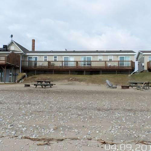 Отель Algoma Beach Motel