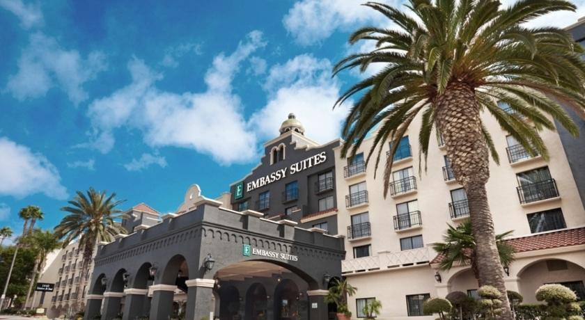 Отель Embassy Suites Los Angeles - International Airport South