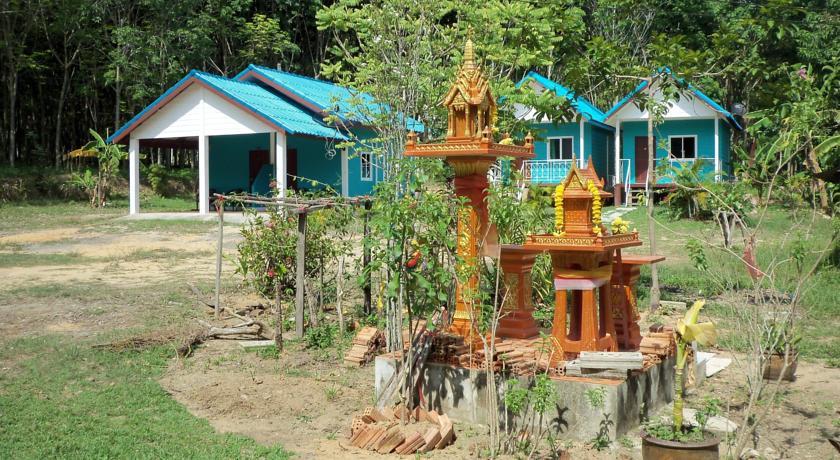 Отель Phuket Airport Cottages