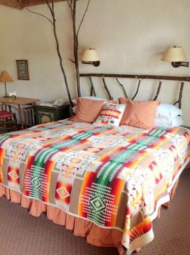 Отель Finger Lakes Lodging