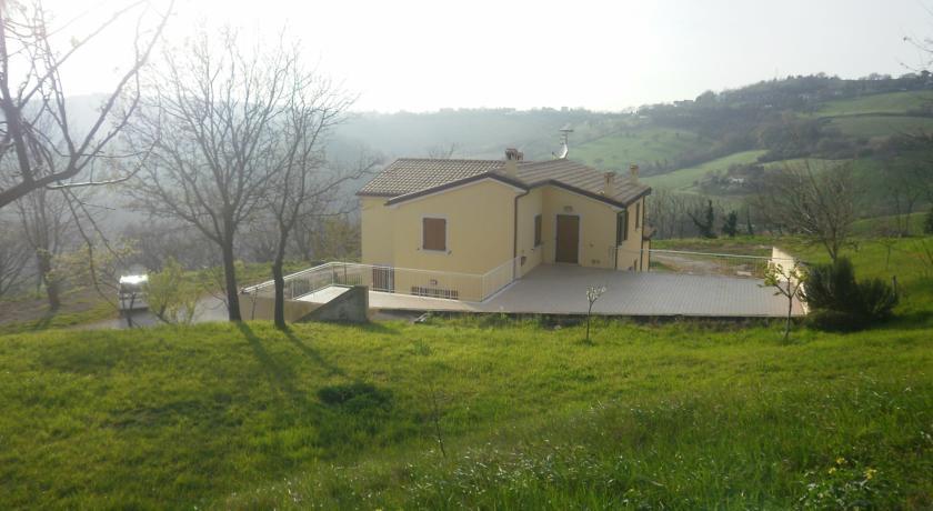 Отель Casale Montesicuro