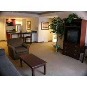 Отель Hampton Inn & Suites Charlotte-Arrowood