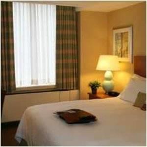 Отель Hampton Inn & Suites Milwaukee Downtown