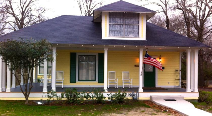 Отель Brooks House Suites