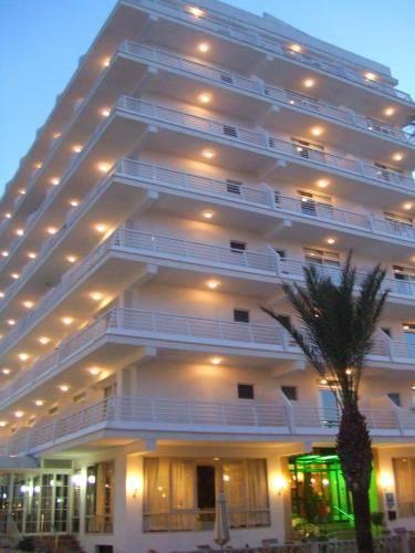 Отель Hotel Sultán