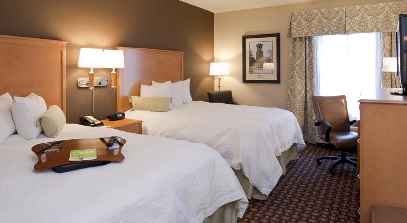Отель Hampton Inn & Suites Nashville-Vanderbilt-Elliston Place