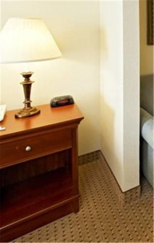 Отель Holiday Inn Express Hotel & Suites Mansfield