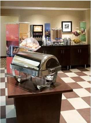 Отель Hampton Inn & Suites Rochester-North