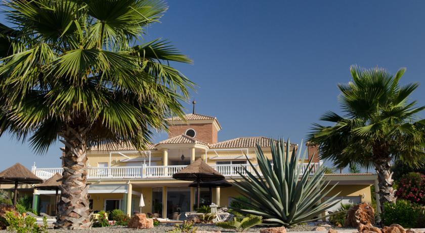 Отель Dos Iberos Luxury Bed & Breakfast