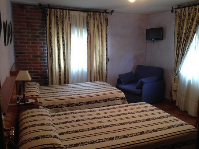 Гостевой дом Hostal La Plaza