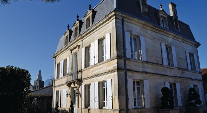 Апартаменты Four-Bedroom Holiday home Fontaine 05