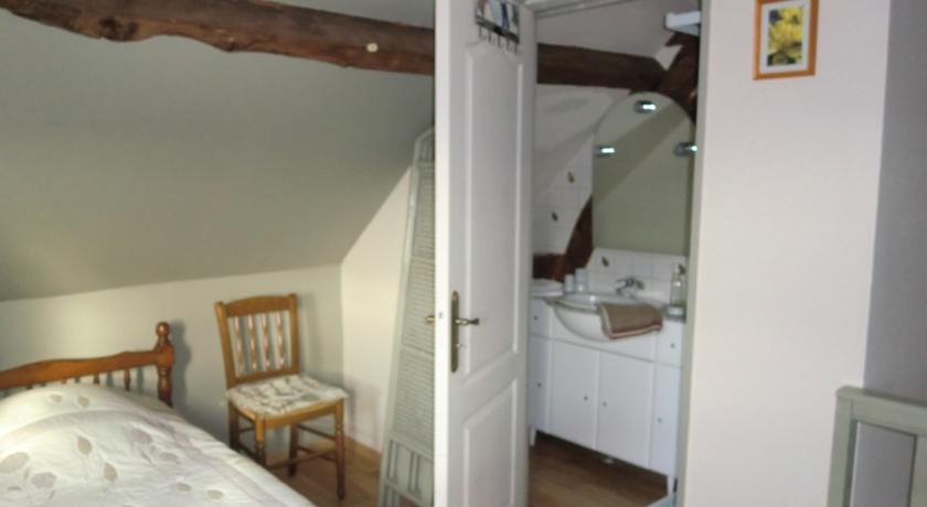 Мини-отель Chambre d'hôtes La Guéjaillière