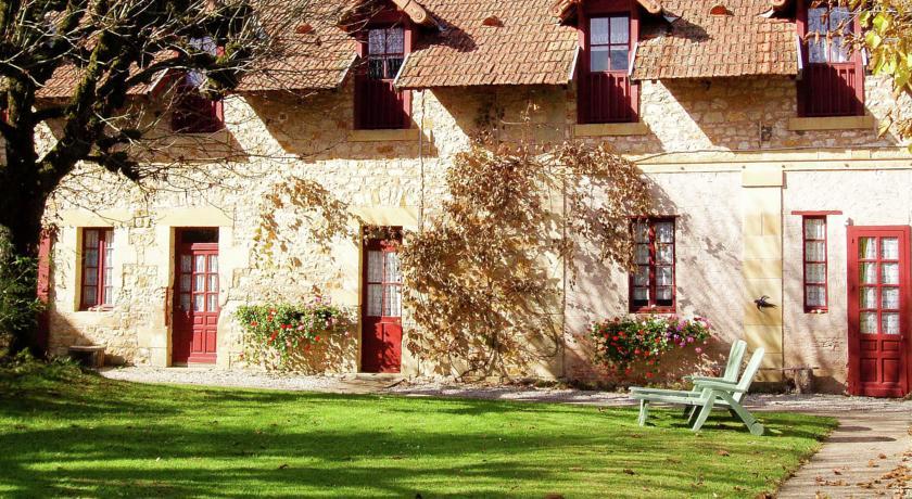 Апартаменты Four-Bedroom Holiday Home Saint Agnan