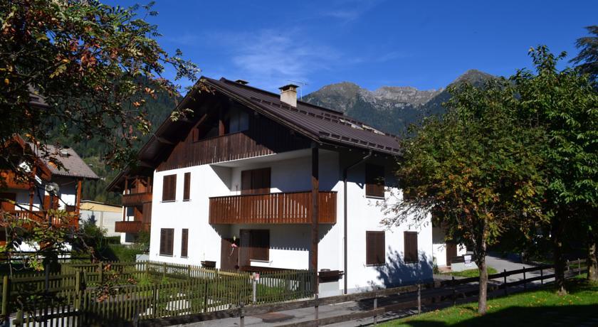 Апартаменты Apartment Bilocale Giustino Pineta