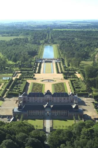 Отель Manoir de Surville