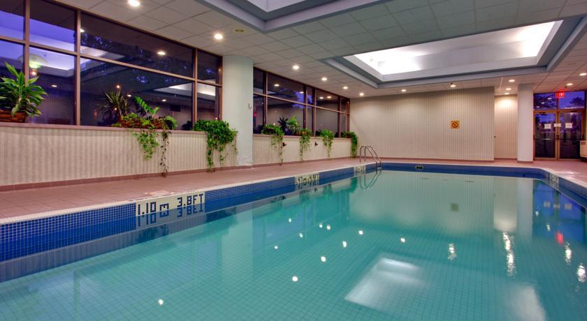 Отель Holiday Inn Barrie Hotel & Conference Centre