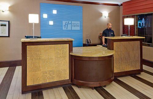 Отель Holiday Inn Express Harrisburg East