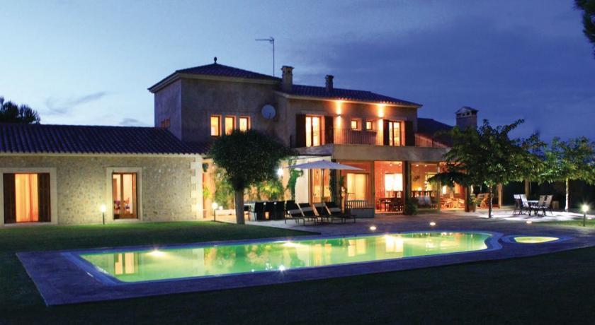 Апартаменты Five-Bedroom Holiday home Santa Margarita with a Patio 07