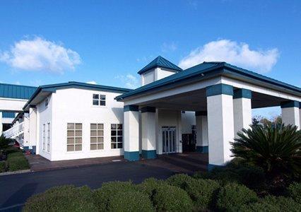 Отель Quality Inn Chipley